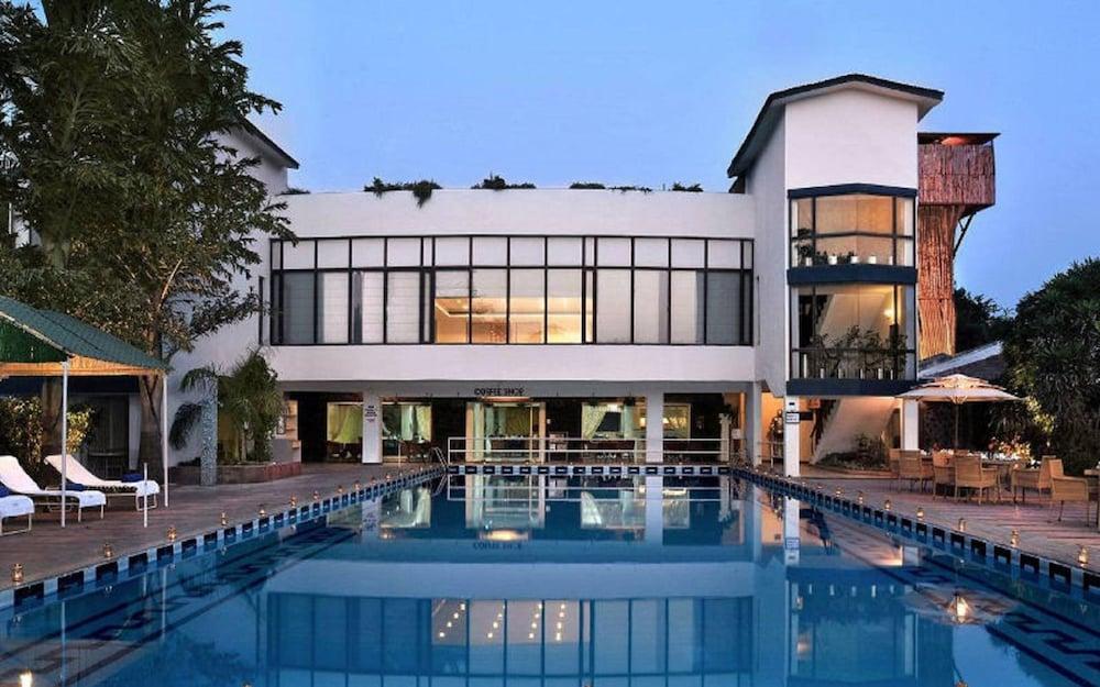 גורגאון Best Western Resort Country Club מראה חיצוני תמונה