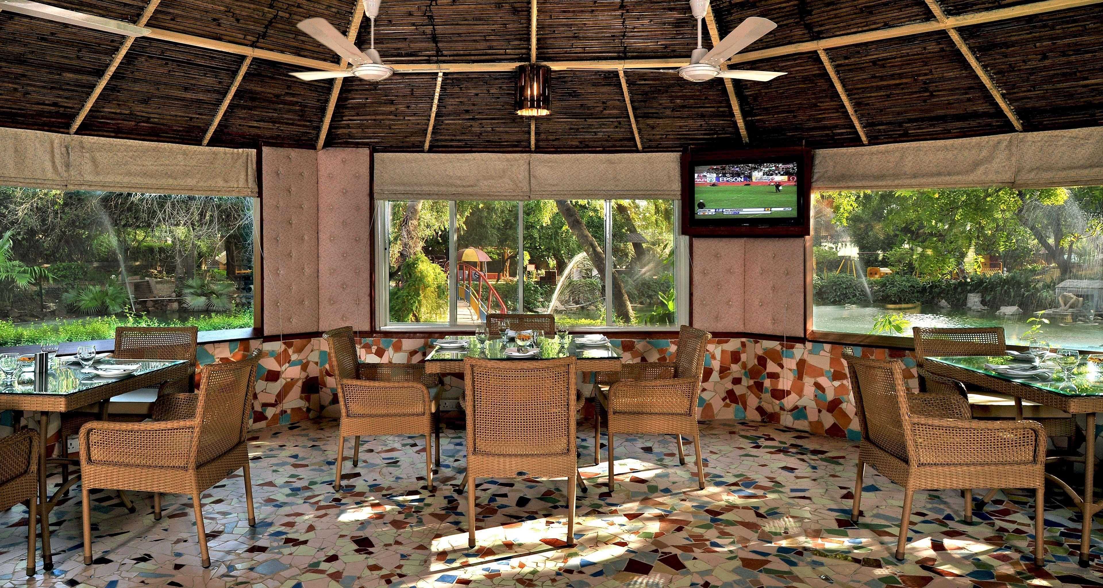 גורגאון Best Western Resort Country Club מראה חיצוני תמונה